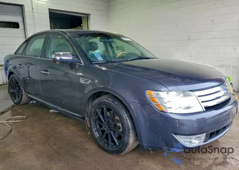 2008 Ford Taurus Limited z USA, uszkodzony, nr VIN 1FAHP25WX8G105323